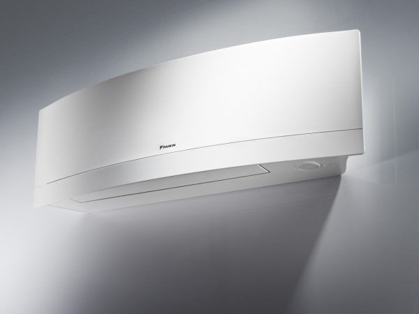 Climatizzatore Condizionatore Daikin Bluevolution Penta Split Inverter serie EMURA WHITE 7+7+7+9+12 con 5MXM90N R-32 Wi-Fi Integrato 7000+7000+7000+9000+12000 colore Bianco - Garanzia Italiana Sale